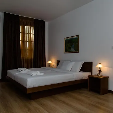 Family Perla Lukovit